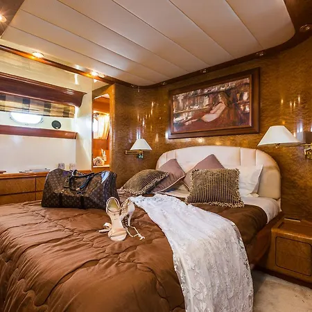 Luxury Yacht Alexandros *