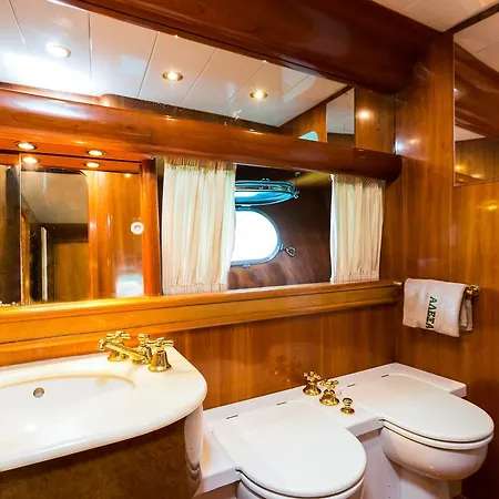 Luxury Yacht Alexandros *