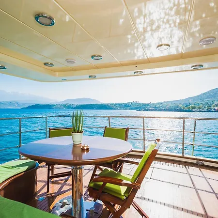 Luxury Yacht Alexandros Botel *